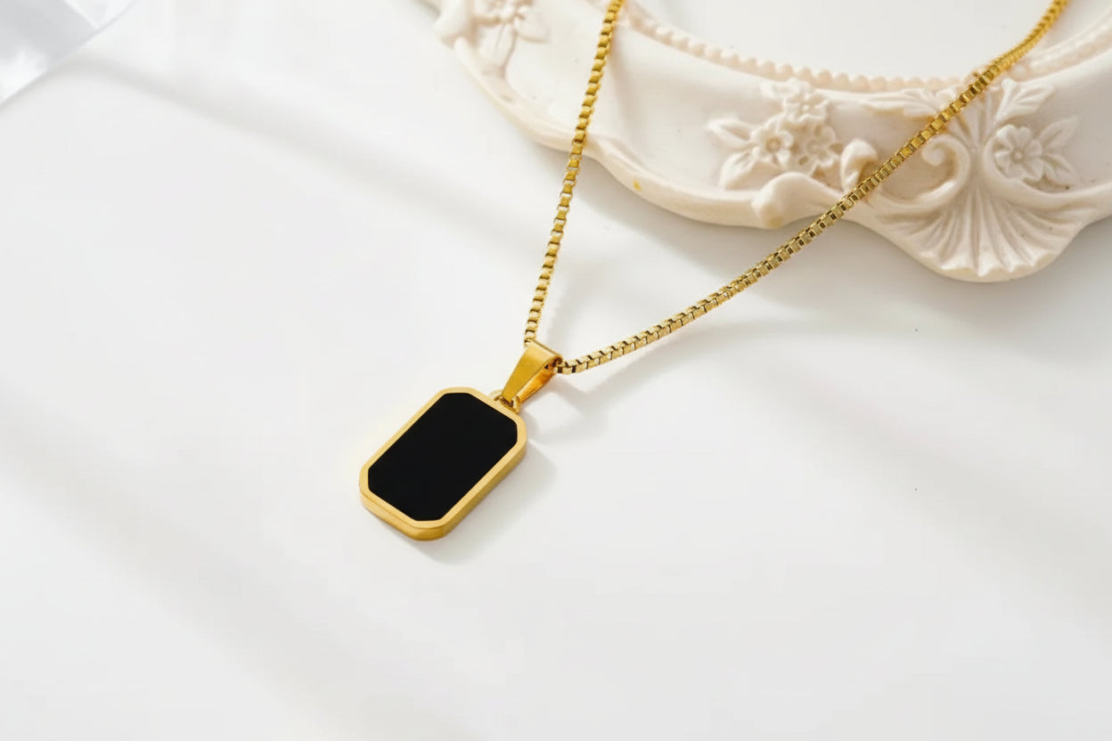 Elegant Black Geometric Pendant Necklace