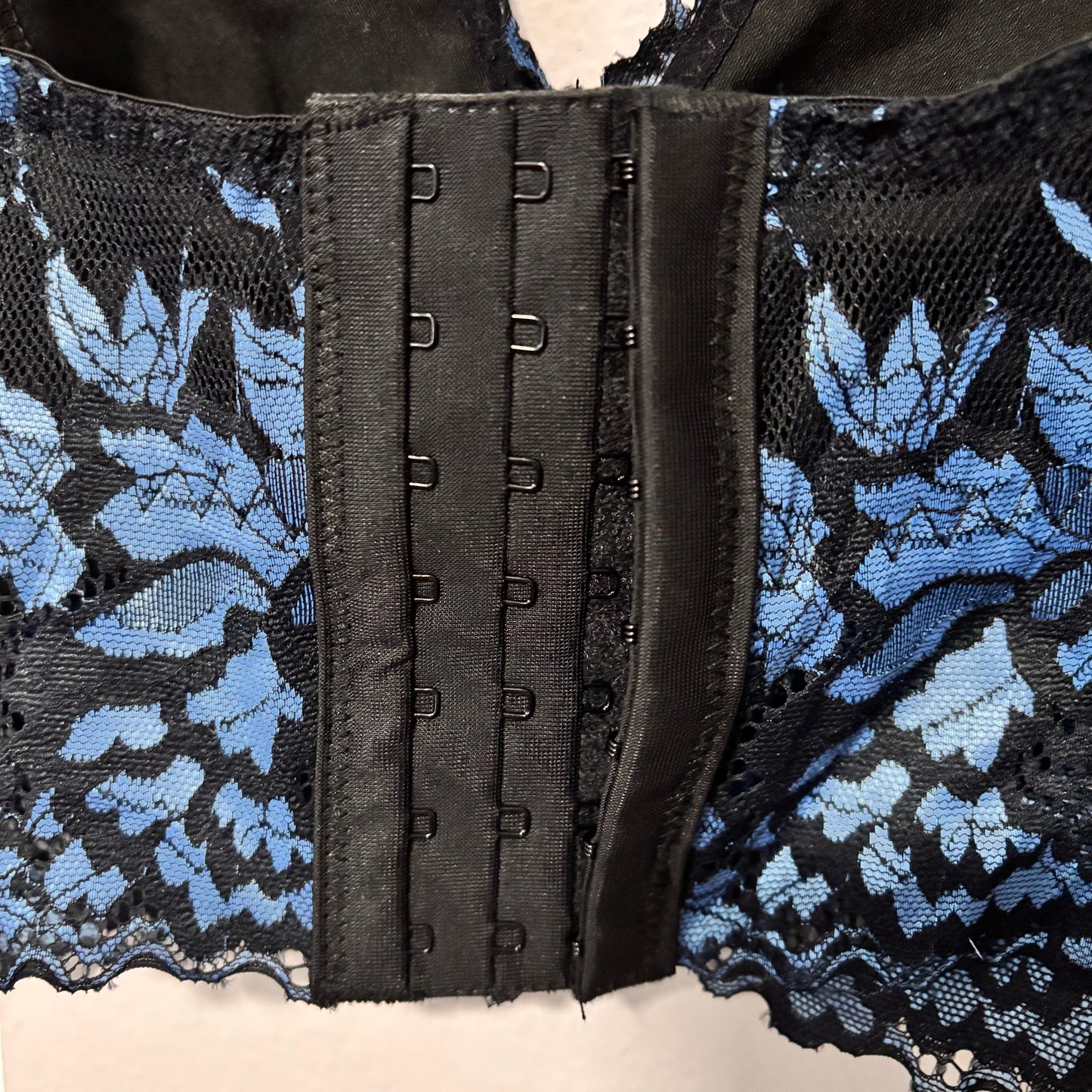 Bra - Unbranded - Plunge Front - Blue Floral Lace