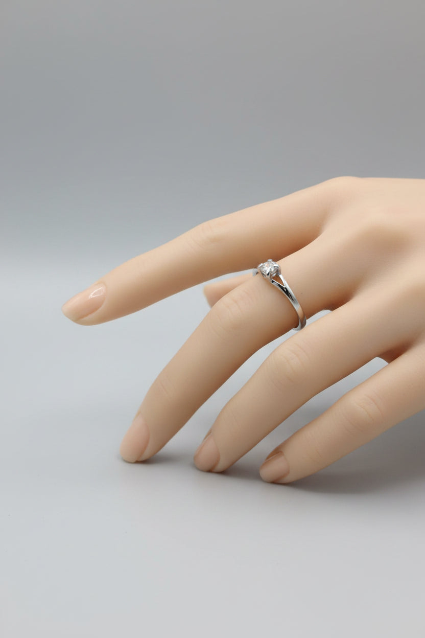 Ring - Silver Tone - Solitaire - Cubic Zirconia - Size 5.5