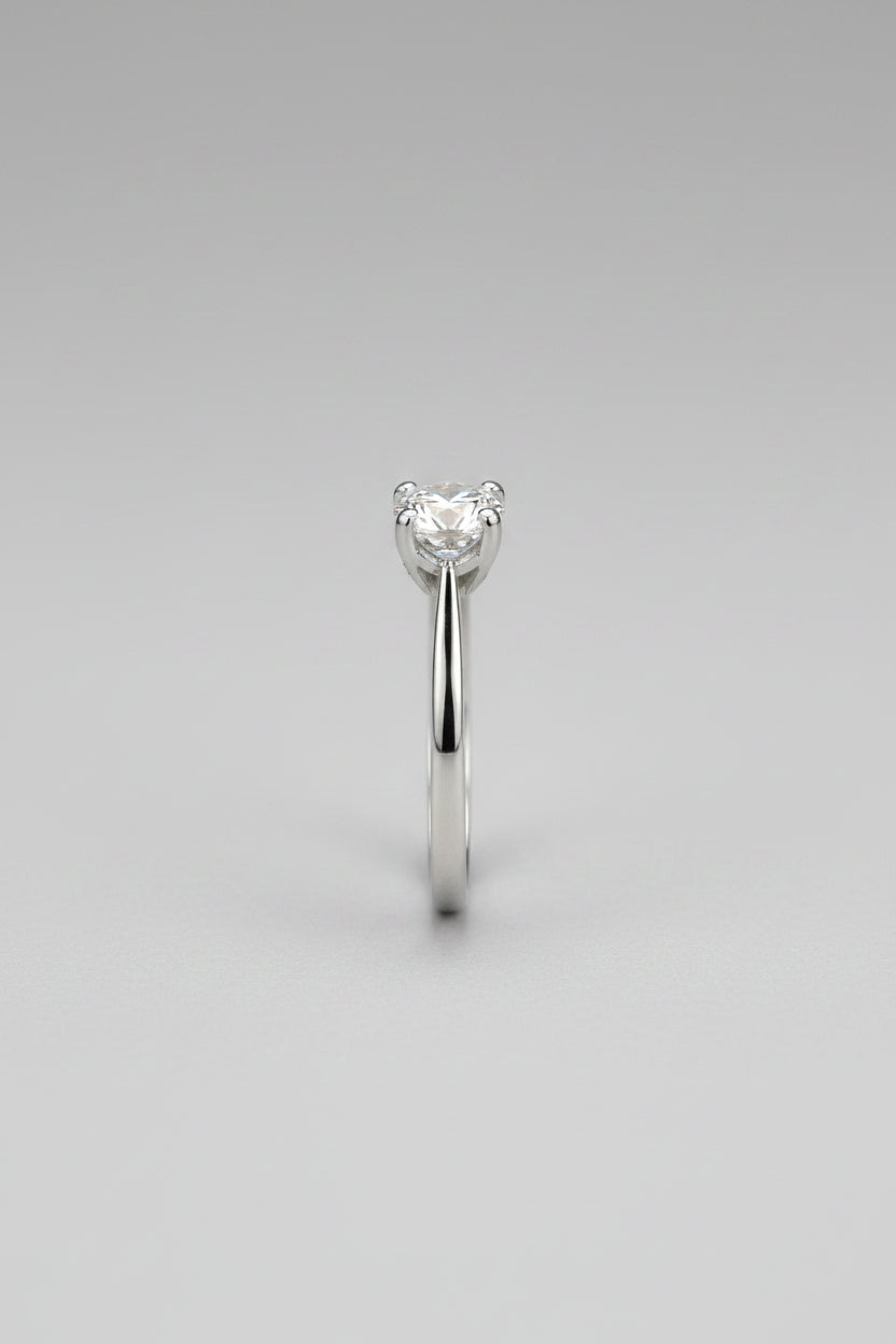Ring - Silver Tone - Solitaire - Cubic Zirconia - Size 5.5