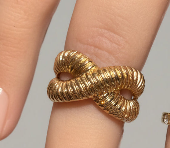 Ring - Eternal Twist Criss-Cross Ring