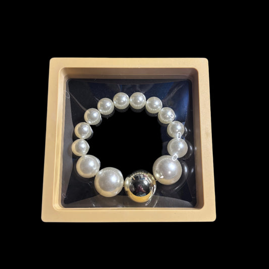 Bracelet - Chunky Faux Pearls