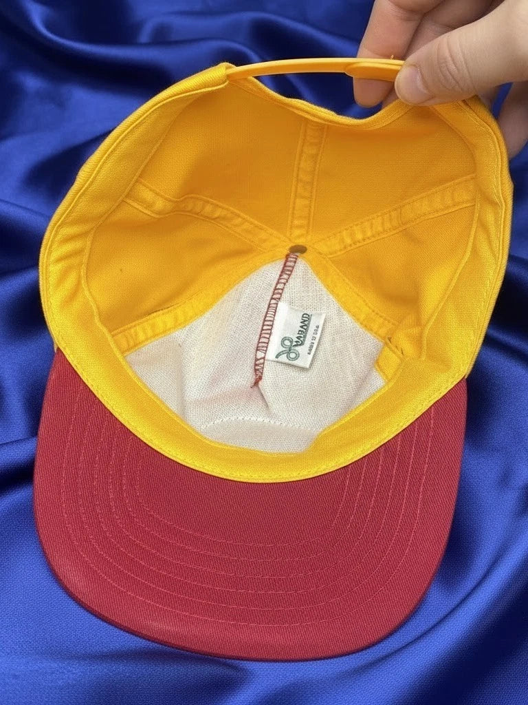 Trucker Cap - Vintage-Style - USMC - Bold red with Yellow/ Gold