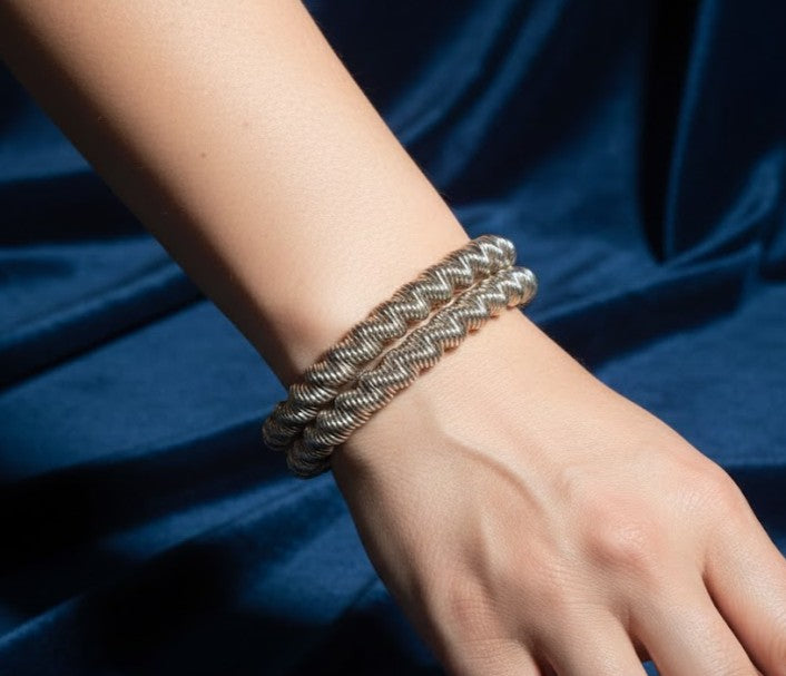 Pre-Owned - Silver Toned Bangle Bracelets with Wavy Texture