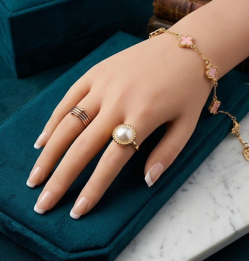 Bracelet - Gold Tone Clover - Pink or White