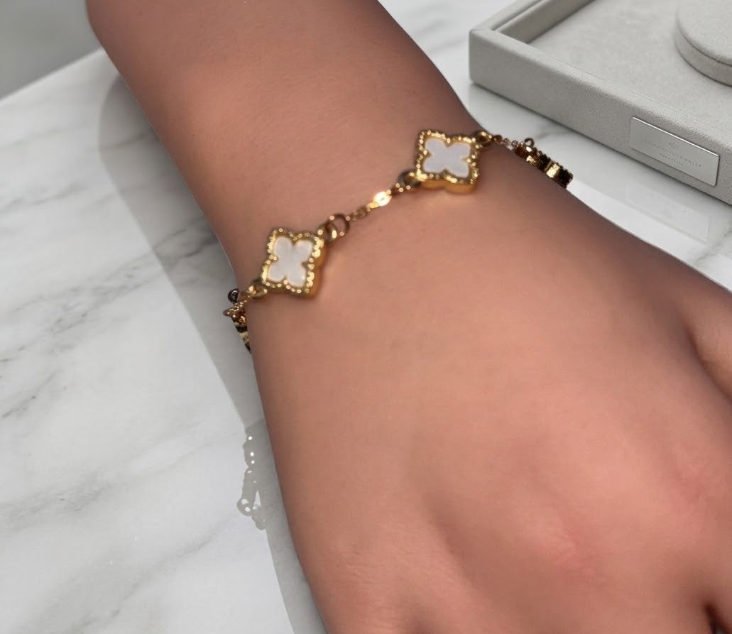 Bracelet - Gold Tone Clover - Pink or White