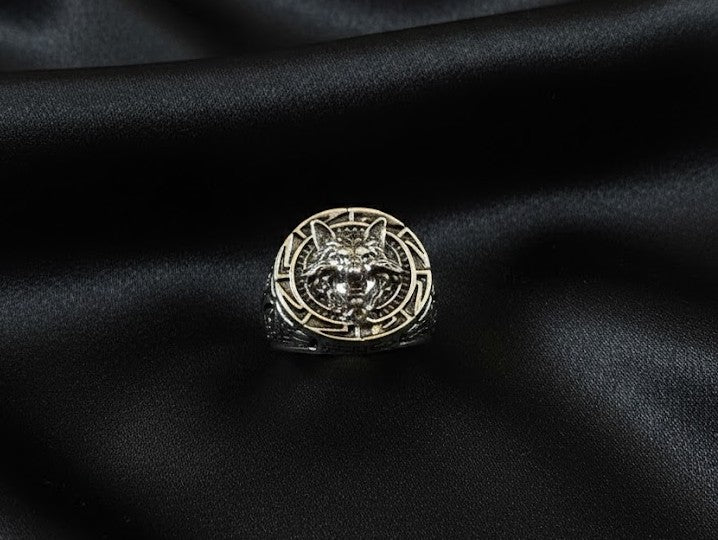 Ring - Nordic and Celtic Tribal Mythology - Wolf Head - Size 9.5 - #1059