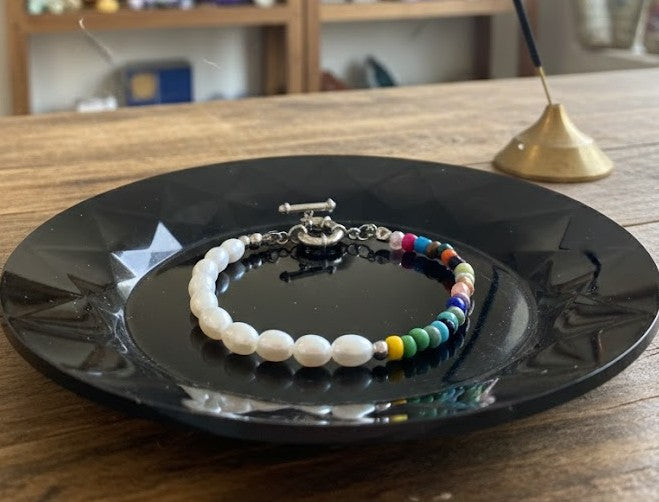 Faux Pearl Fashion Bracelet with Rainbow Seed Beads